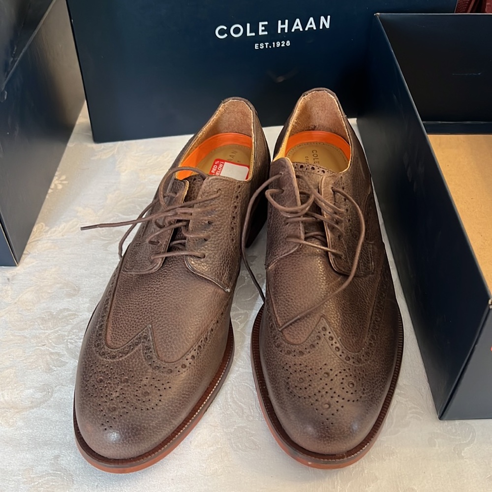 New in box Cole Haan Carter Grand Wing size 10.5M color Chastity Grn